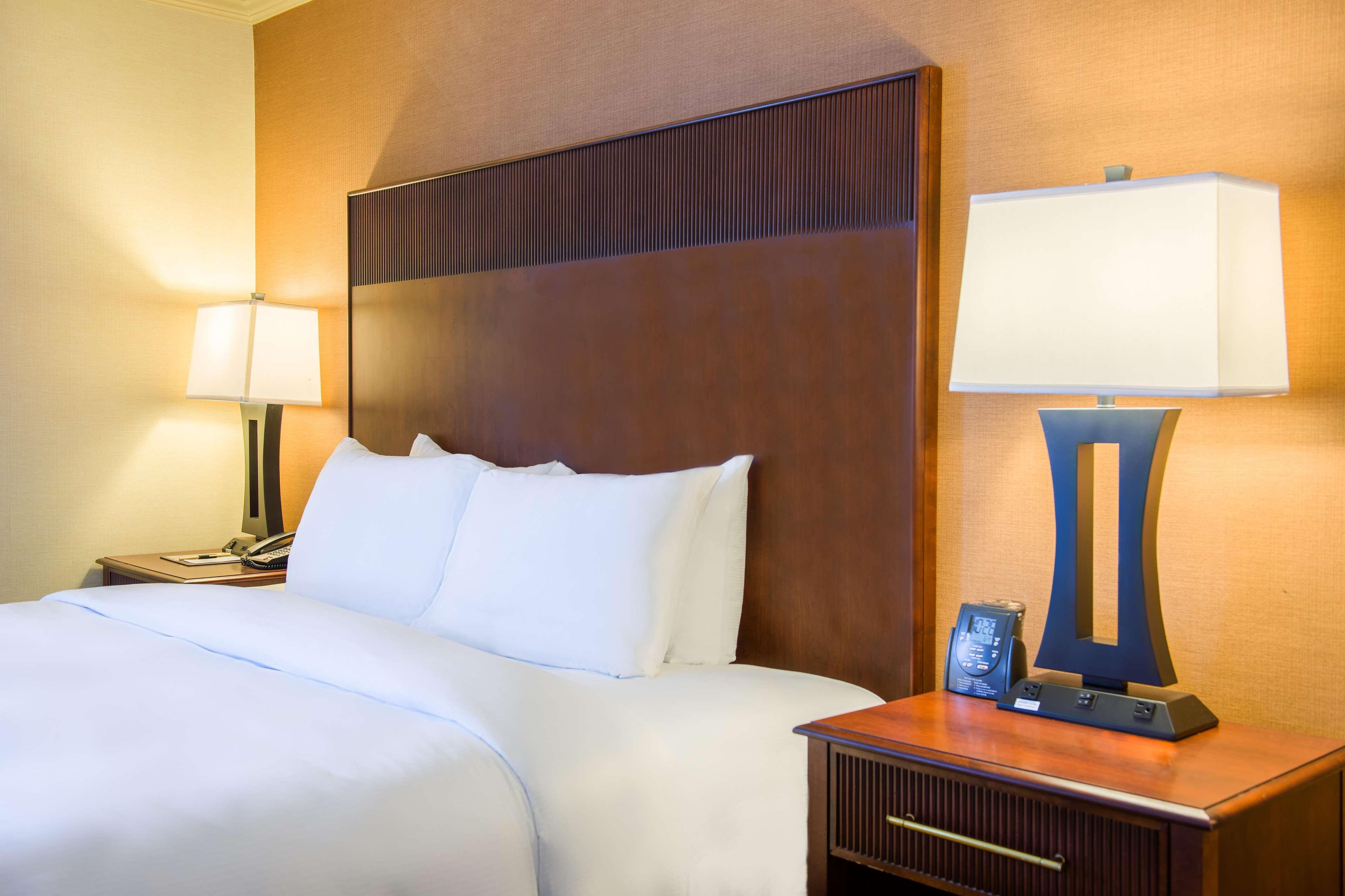 Doubletree By Hilton Philadelphia Airport Hotel Exterior foto