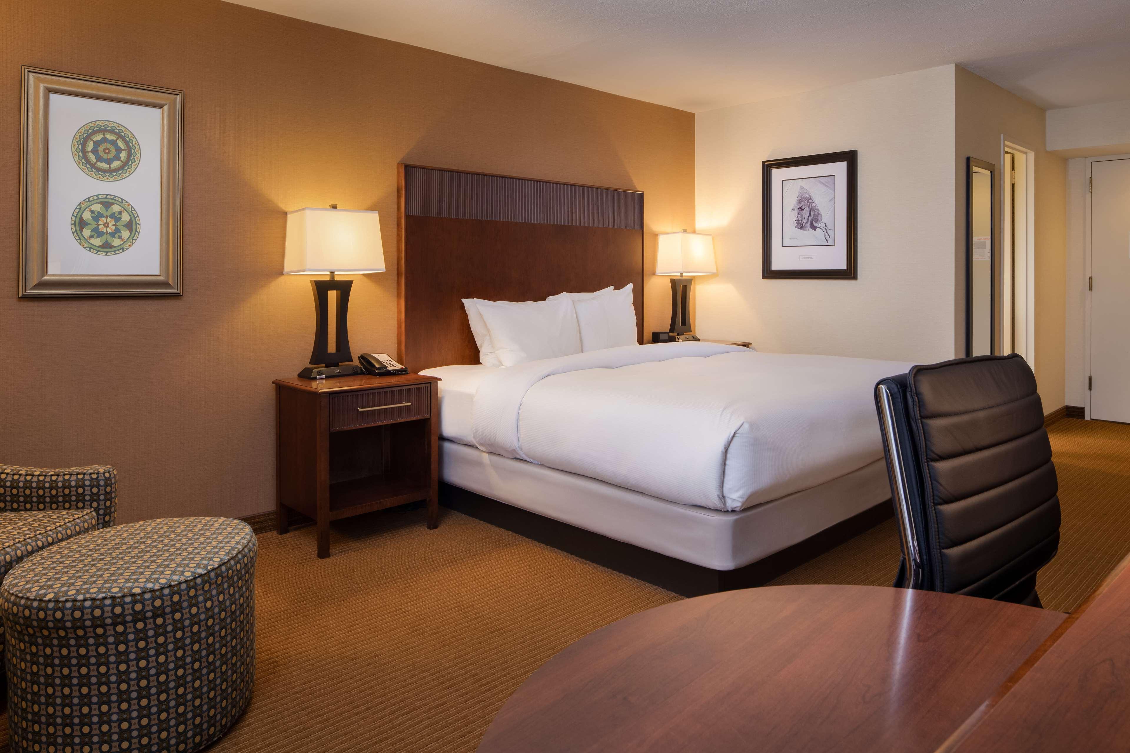 Doubletree By Hilton Philadelphia Airport Hotel Exterior foto