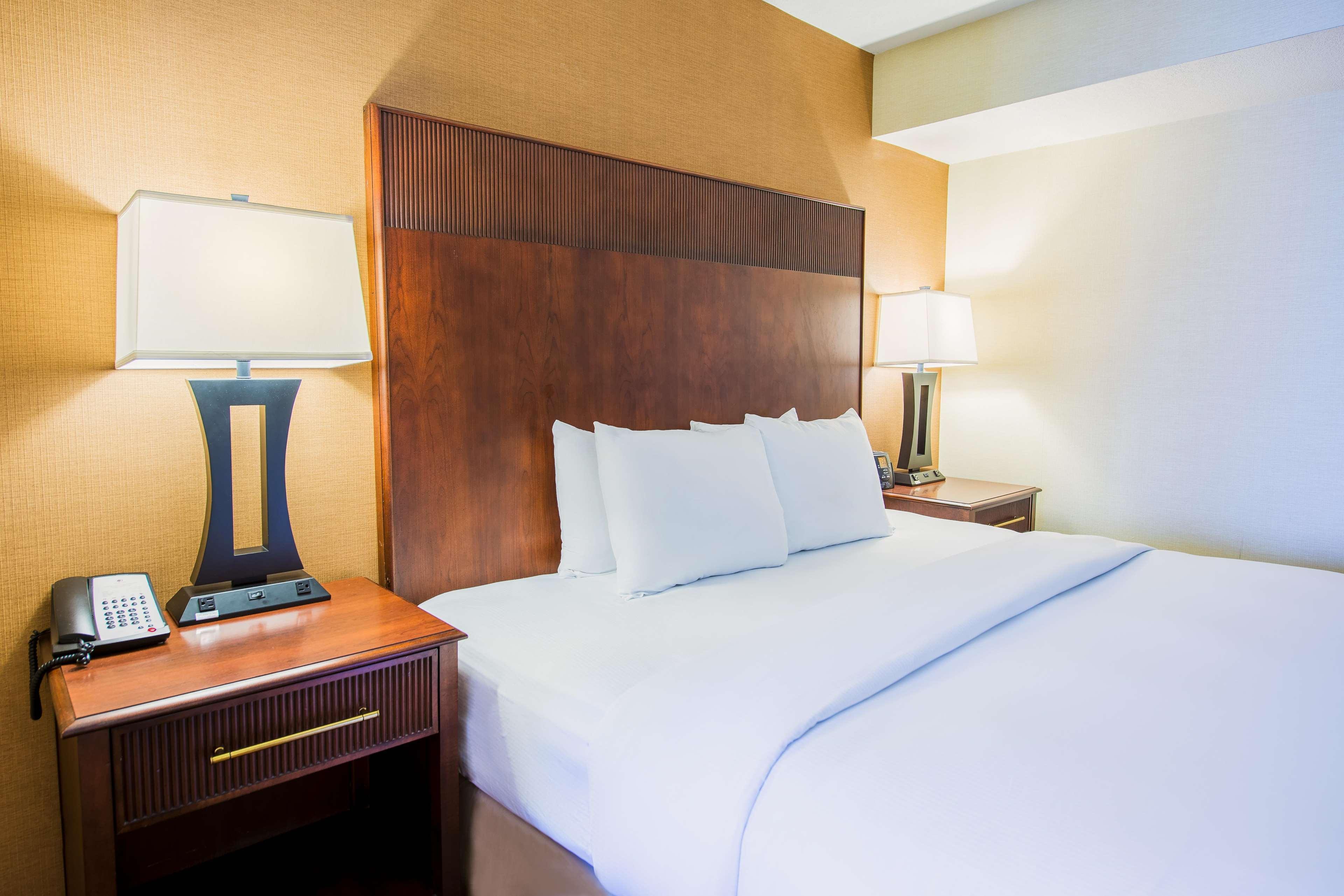 Doubletree By Hilton Philadelphia Airport Hotel Exterior foto