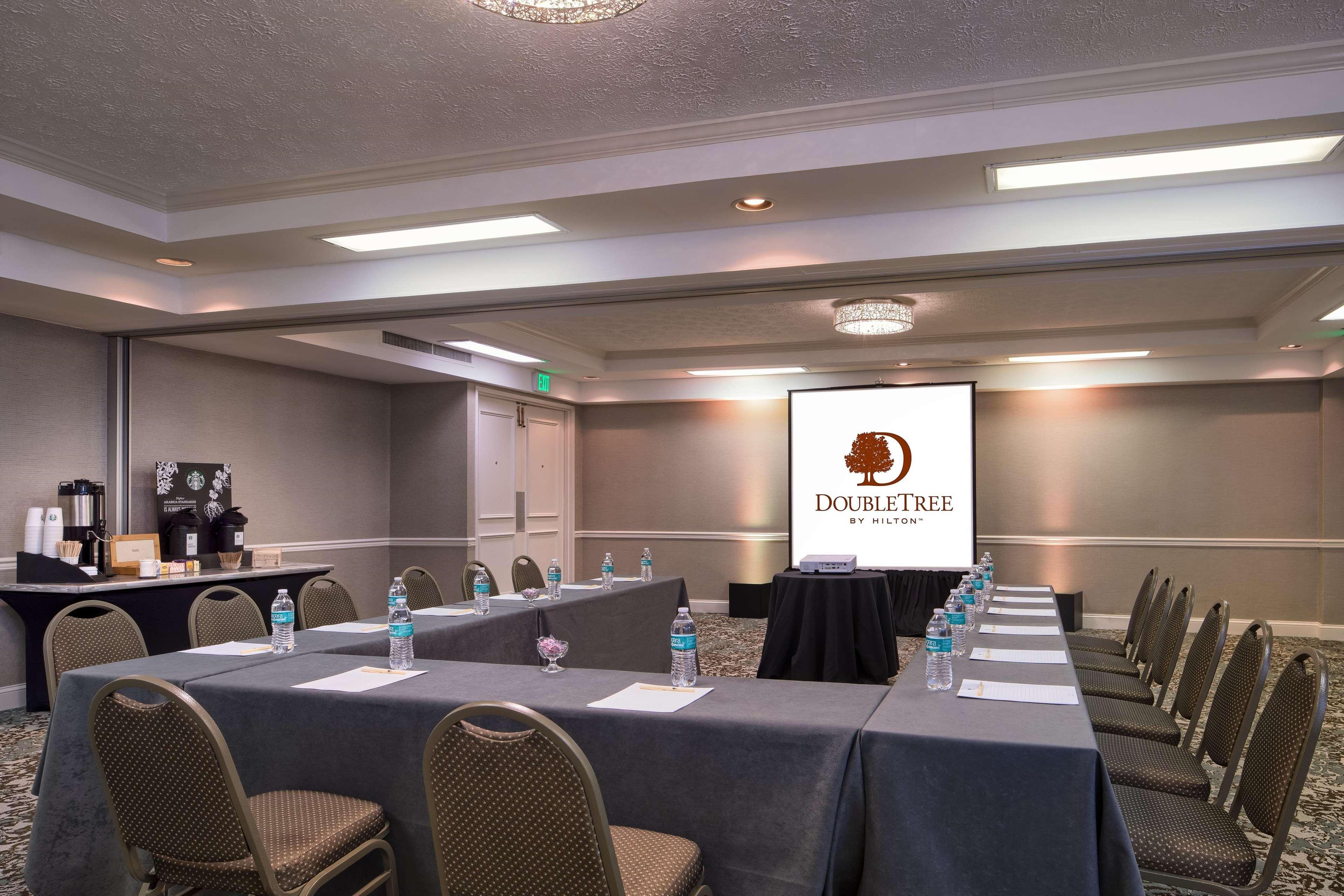Doubletree By Hilton Philadelphia Airport Hotel Exterior foto